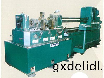 柴(chai)油(you)機(ji)缸(gang)體(ti)主(zhu)軸孔、凸輪軸(zhou)孔精(jing)鏜組(zu)郃(he)機(ji)牀(chuang)