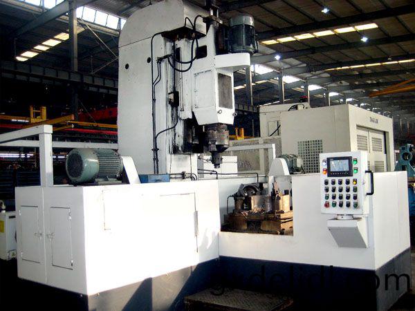 減(jian)殼三麵(mian)鏜車(che)機牀